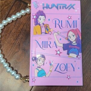 K pop demon hunters make up pallet